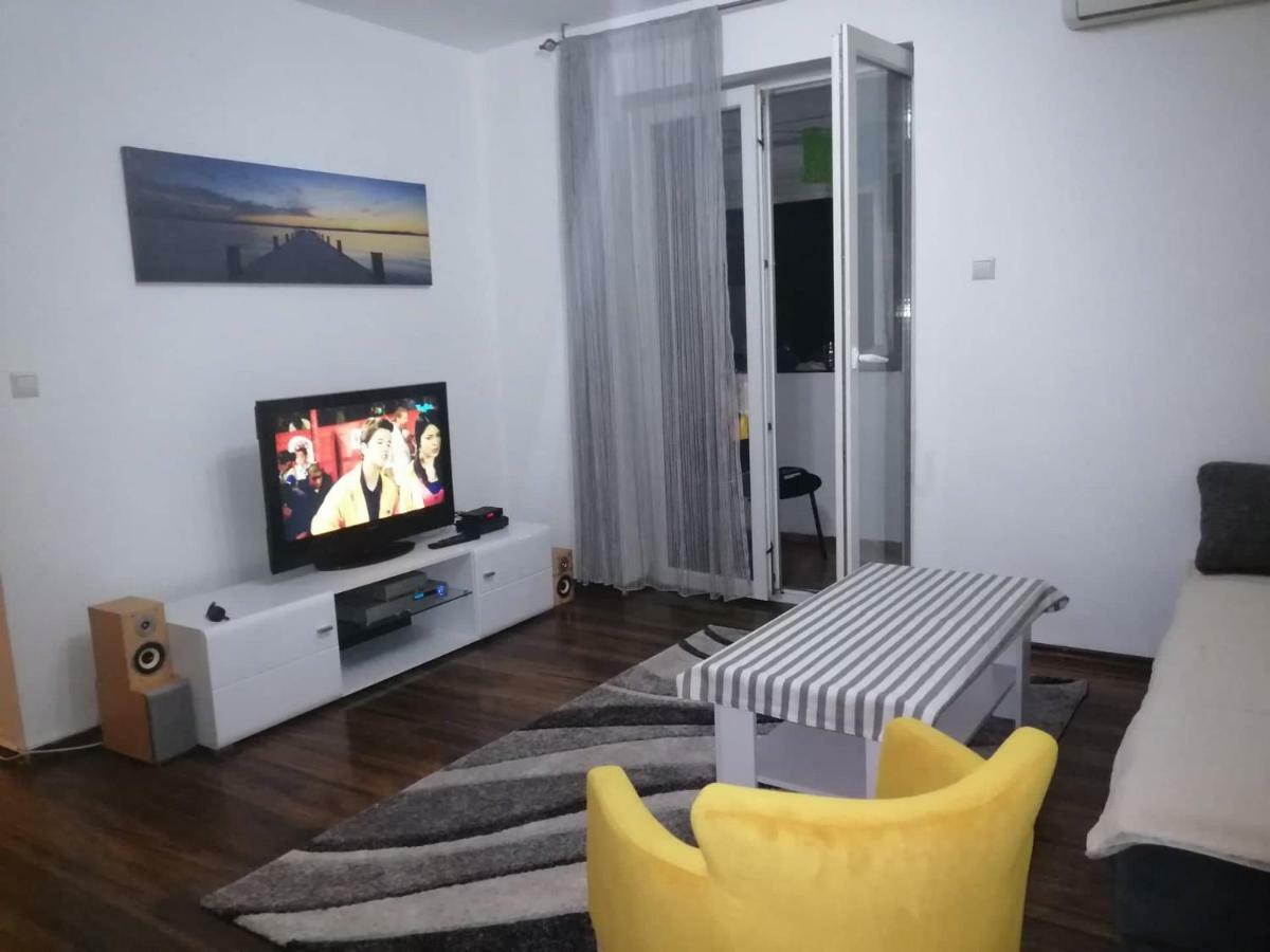 Yellow Apartment, Central Podgorica Exterior foto
